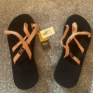 Teva Olowahu Sandals Size 9